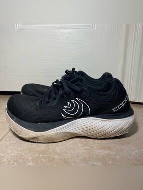 Topo Atmos Black Sneakers